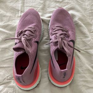 Nike Epic React Flyknit Size 9.5 Womens